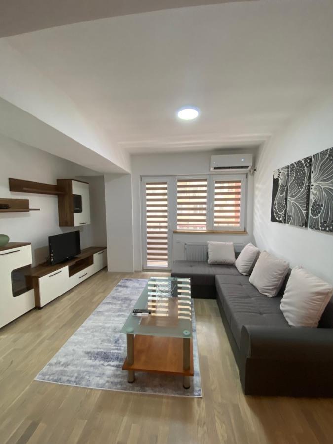 Simonovski'S Apartments Skopje Ngoại thất bức ảnh